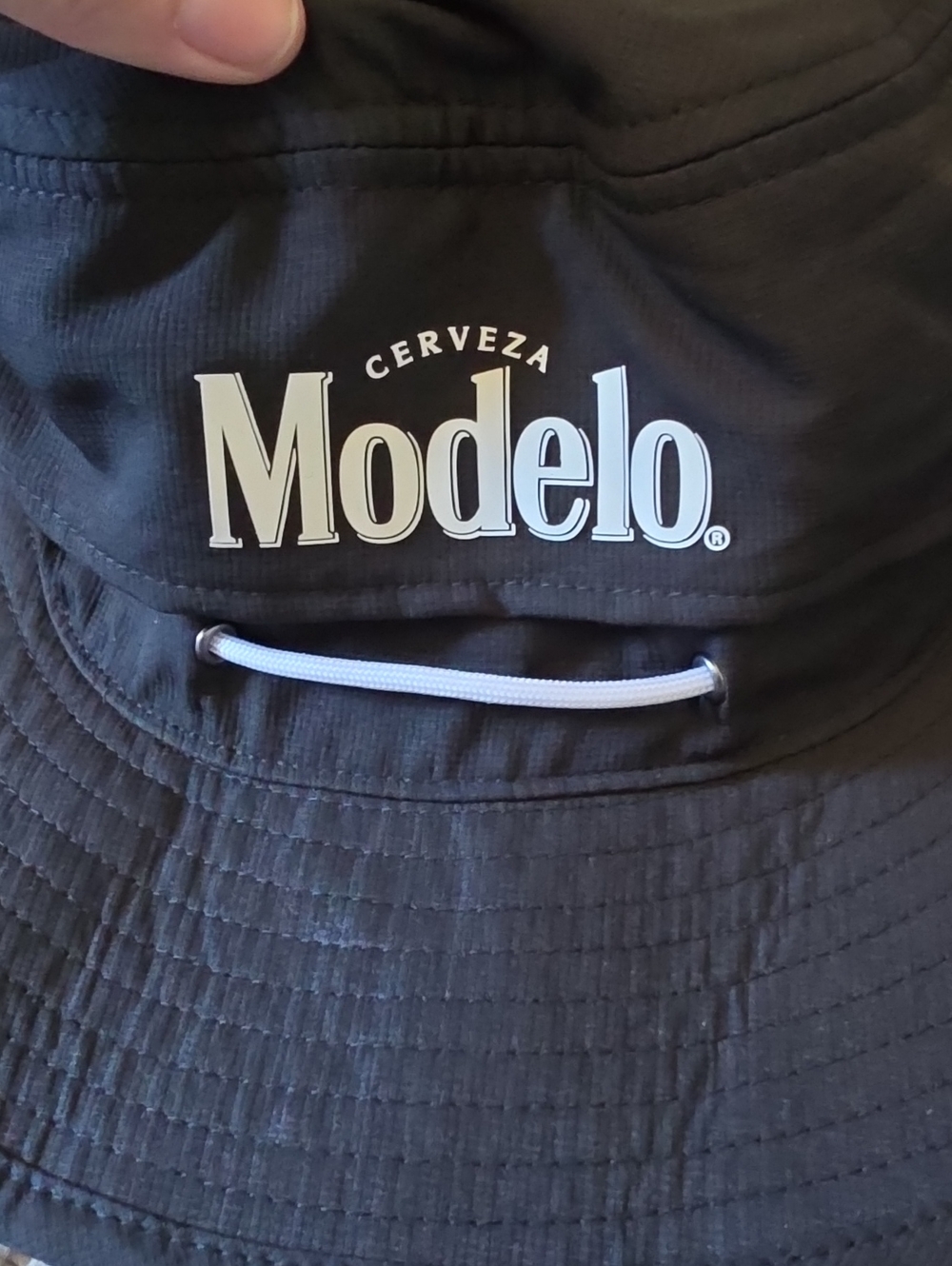 STUNNING MODELO BUCKET HAT